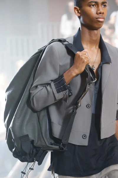 Look 27